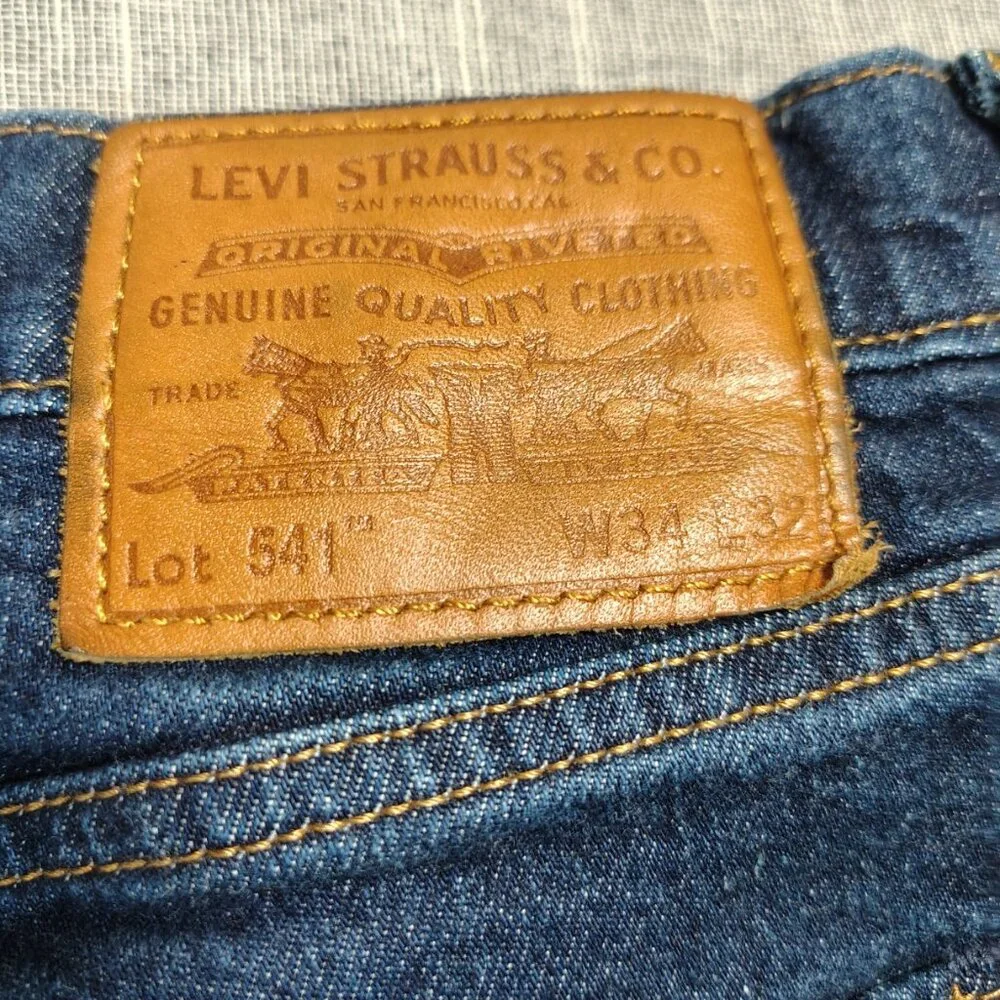 Levi's Premium Jeans Men's Size 34x32 Dark Wash Indigo 541 Athletic Tapered Leg‎